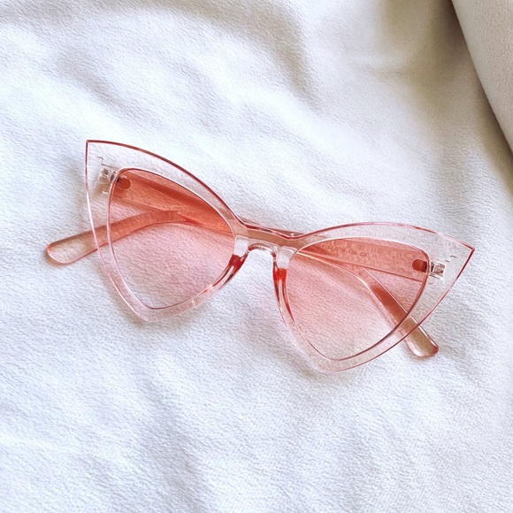 Accessories - Vintage Style Cat Eye Sunglasses